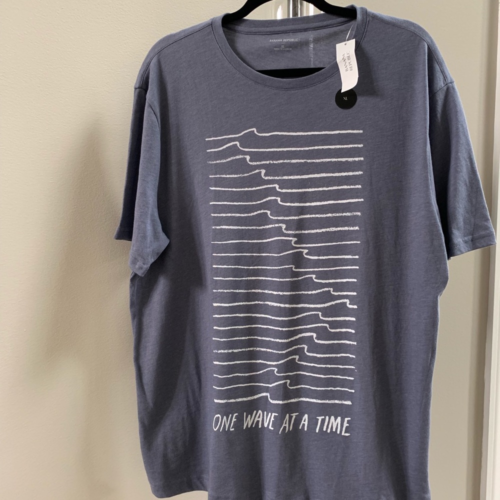 Brand New NWT Banana Republic T-shirt